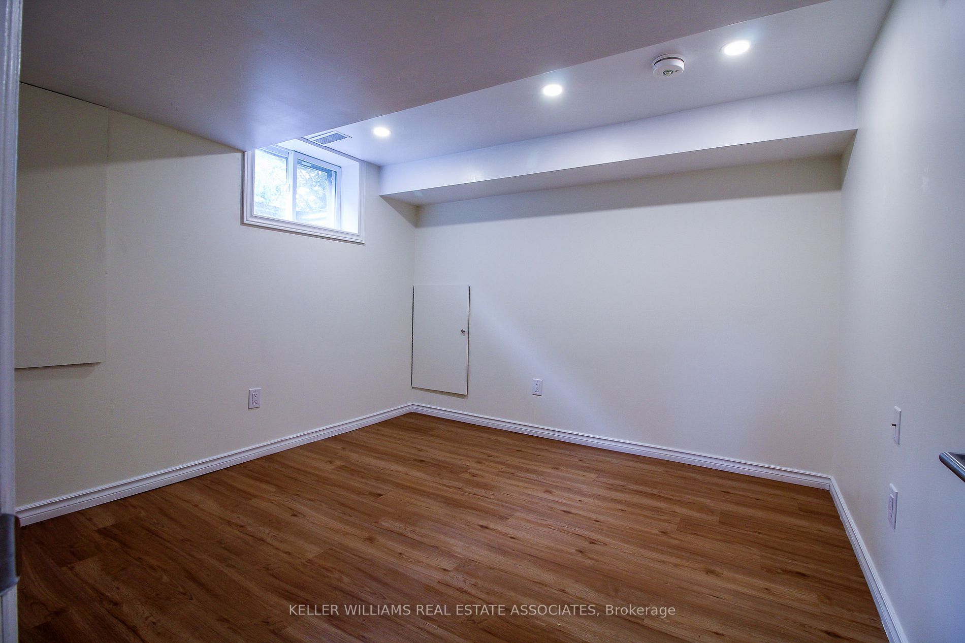 3 Whiteoak Dr, #Lower