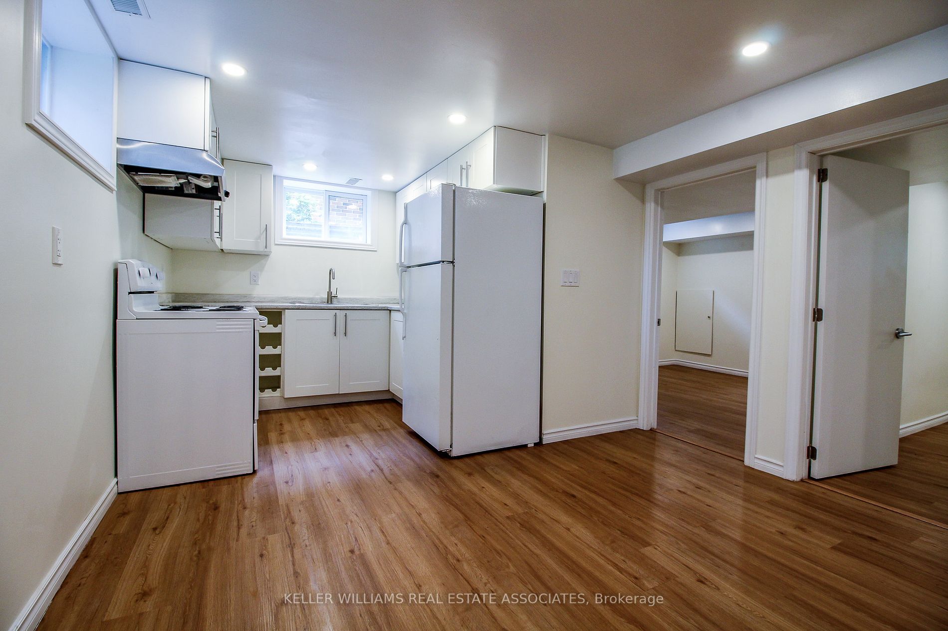 3 Whiteoak Dr, #Lower