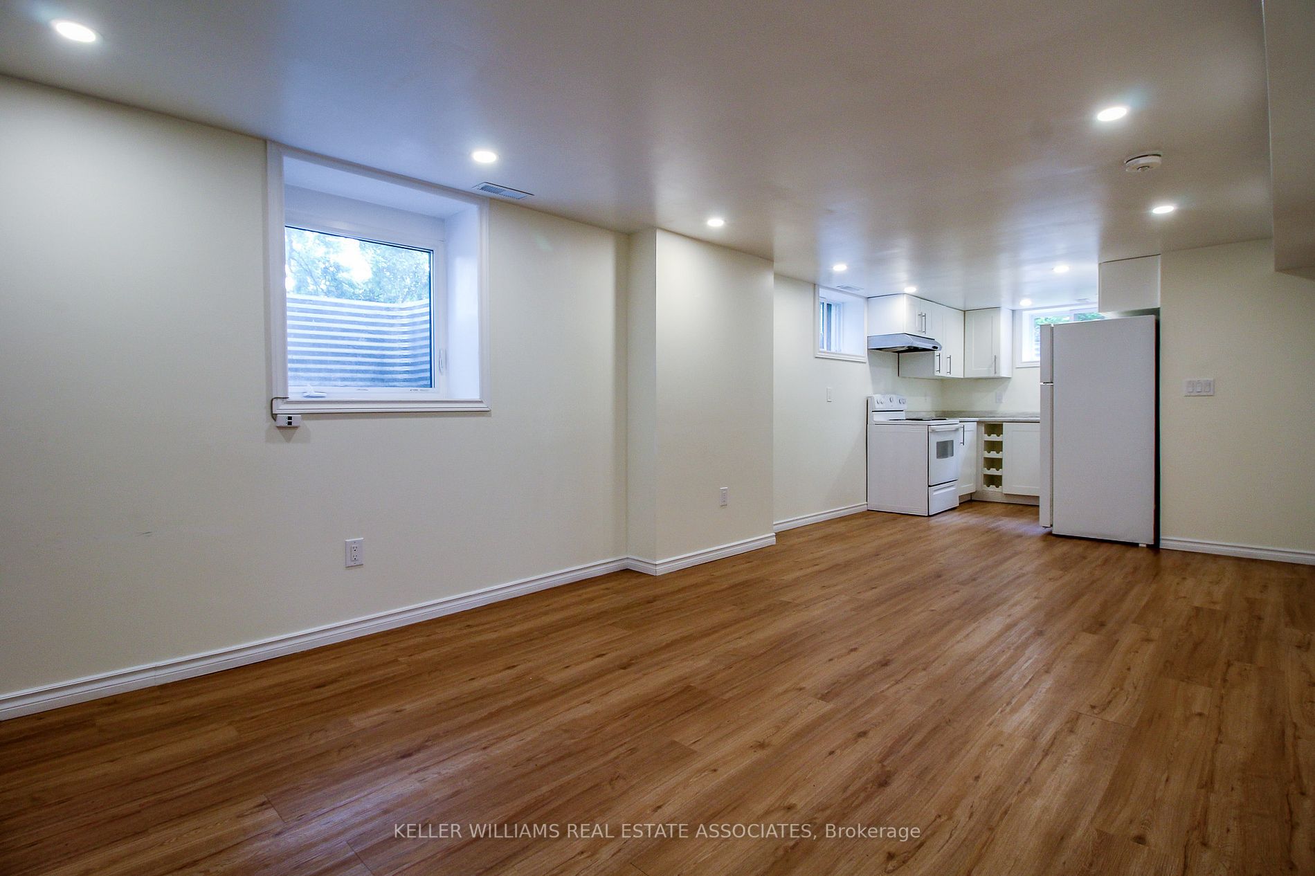 3 Whiteoak Dr, #Lower
