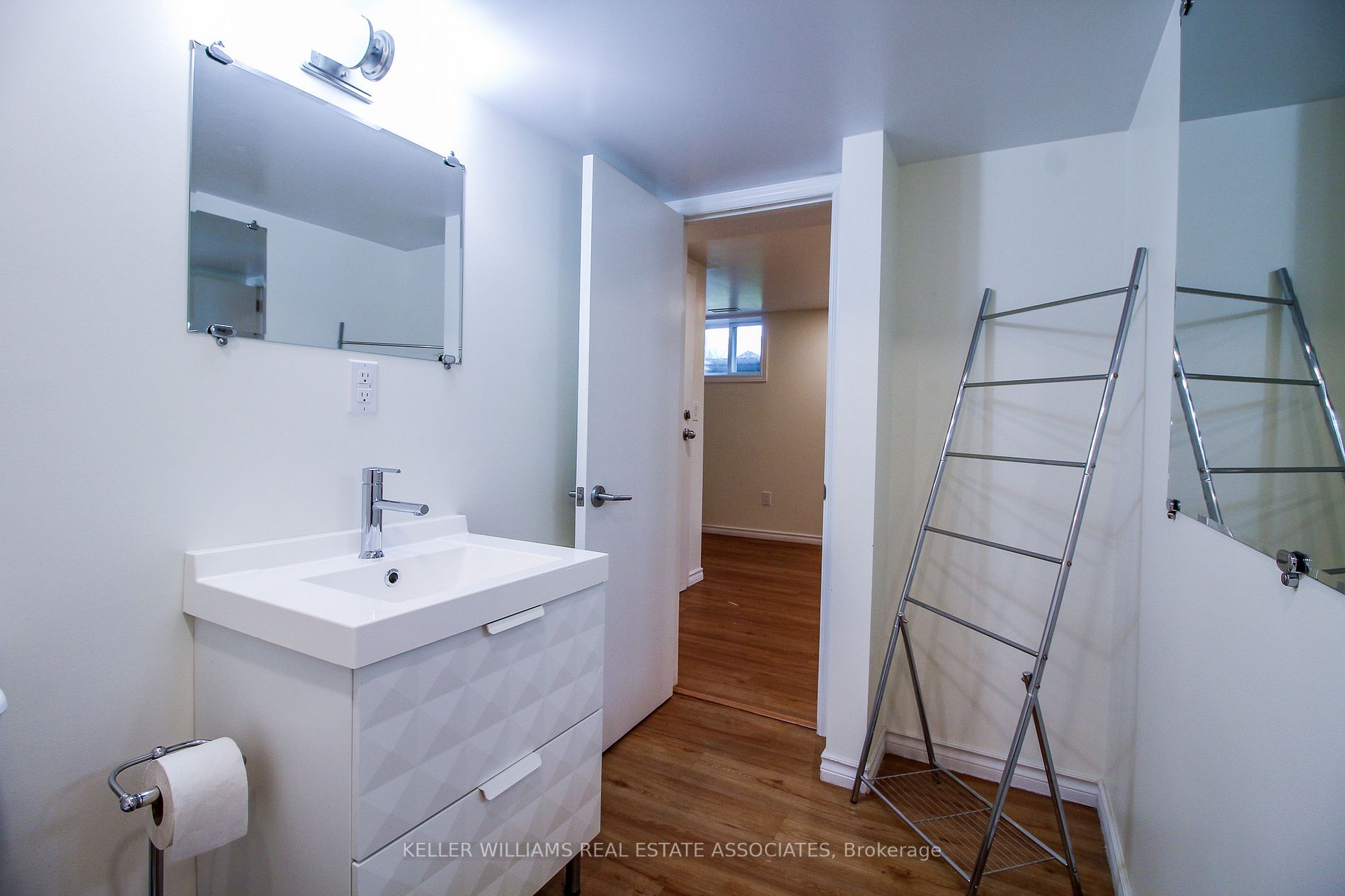 3 Whiteoak Dr, #Lower