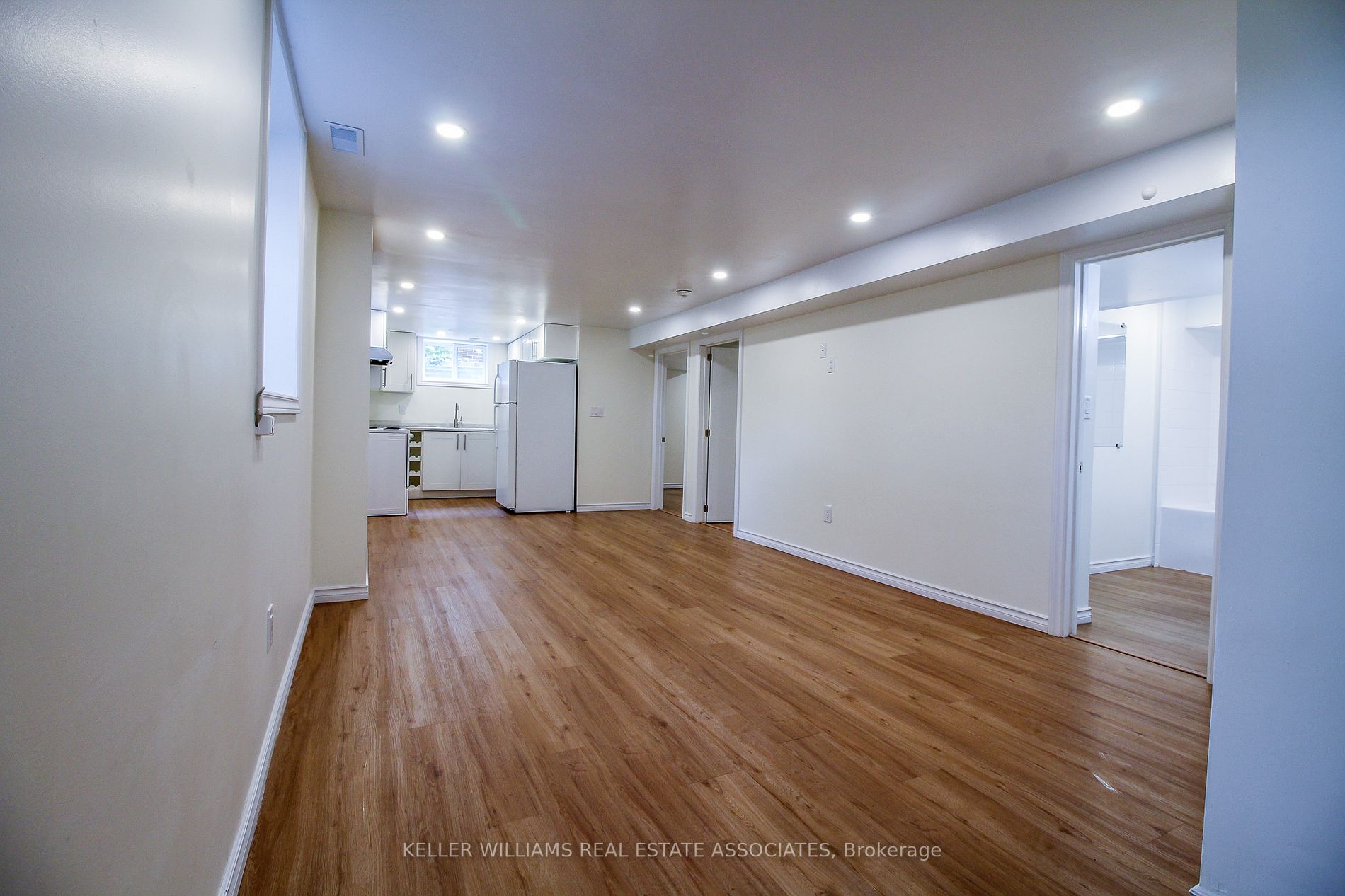 3 Whiteoak Dr, #Lower