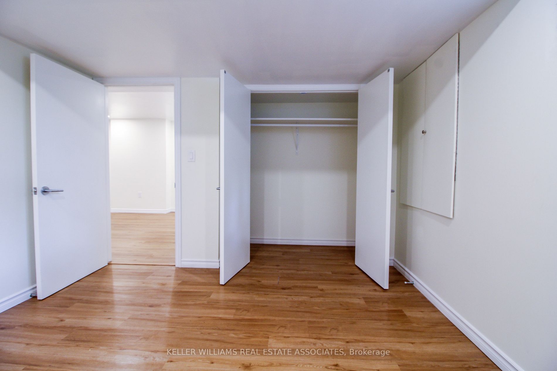 3 Whiteoak Dr, #Lower