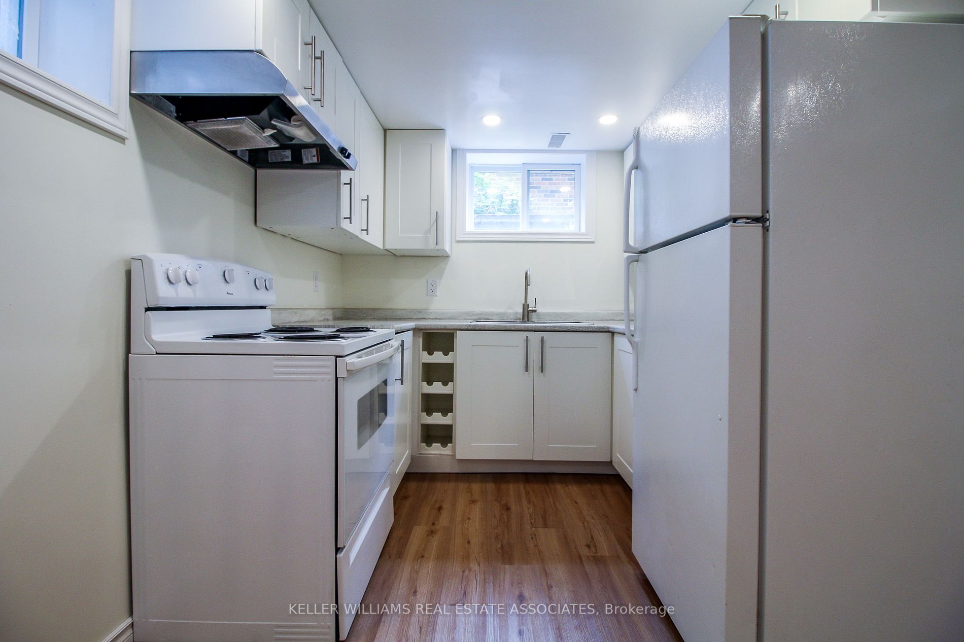 3 Whiteoak Dr, #Lower