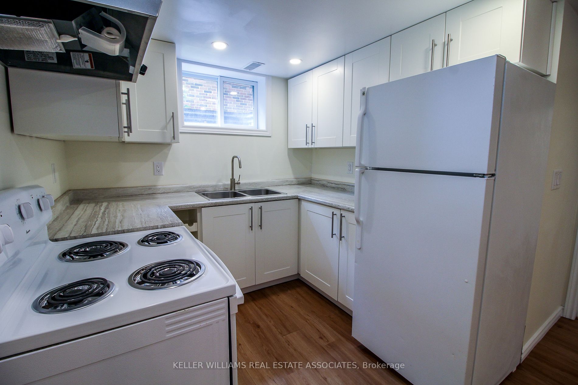 3 Whiteoak Dr, #Lower