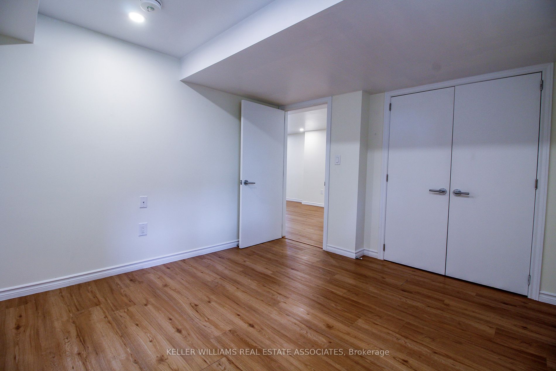 3 Whiteoak Dr, #Lower