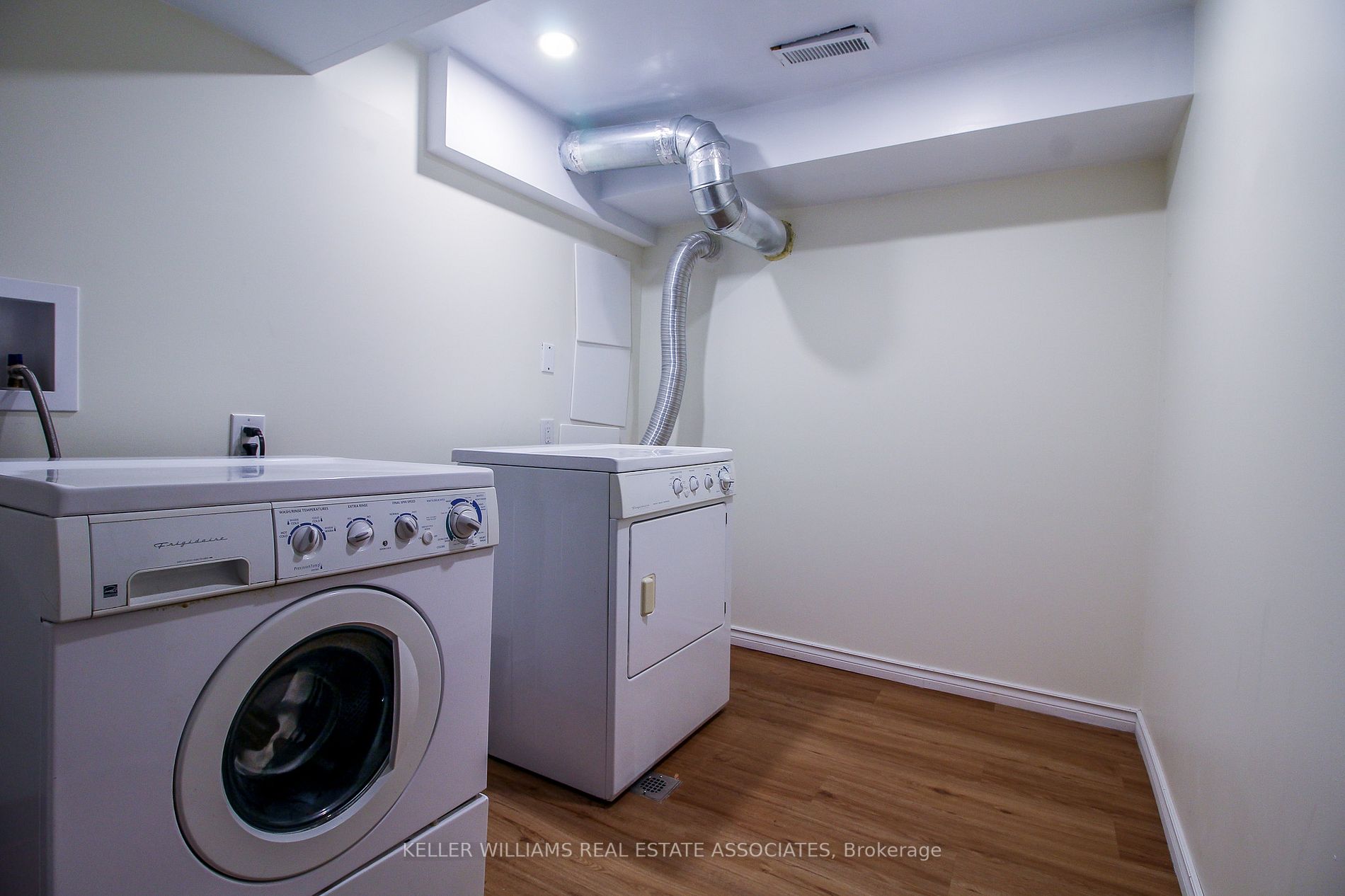 3 Whiteoak Dr, #Lower