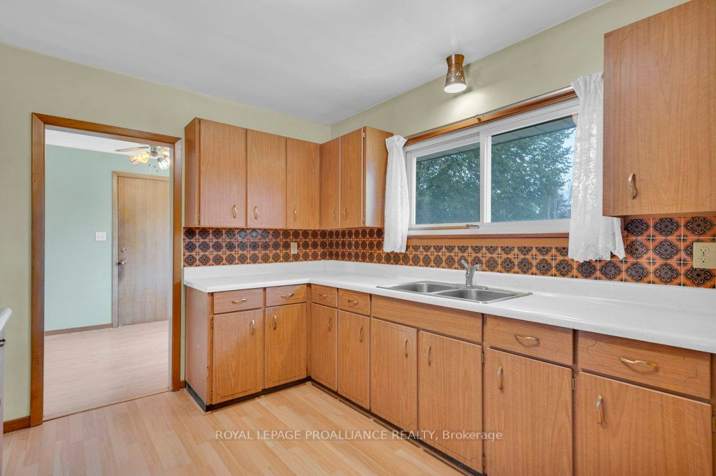 2052 Frankford Rd