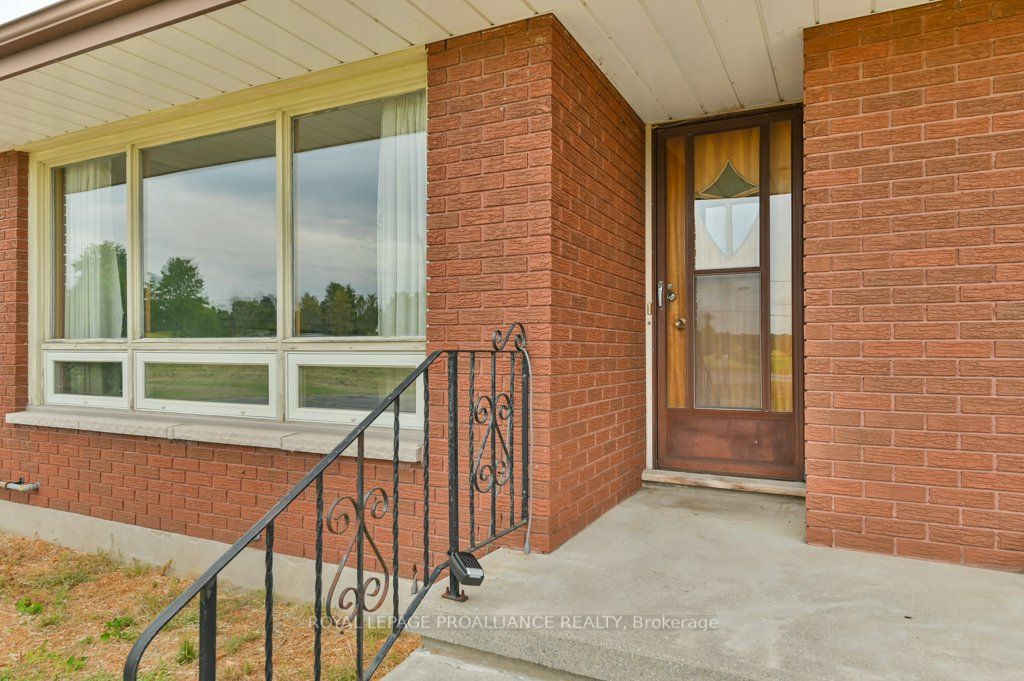 2052 Frankford Rd