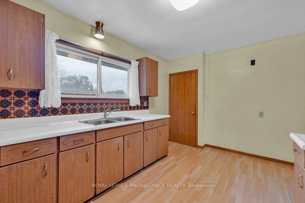 2052 Frankford Rd