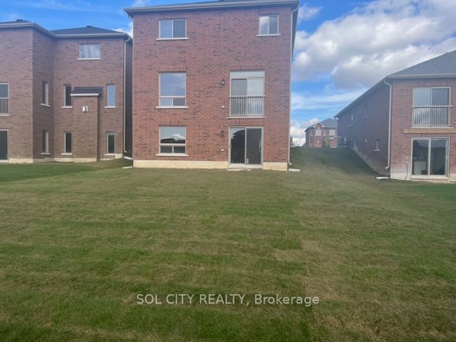 14 Carew Boulevard
