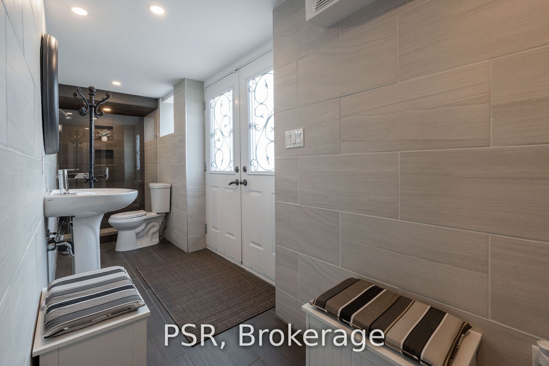 16 Masters Creek Boulevard