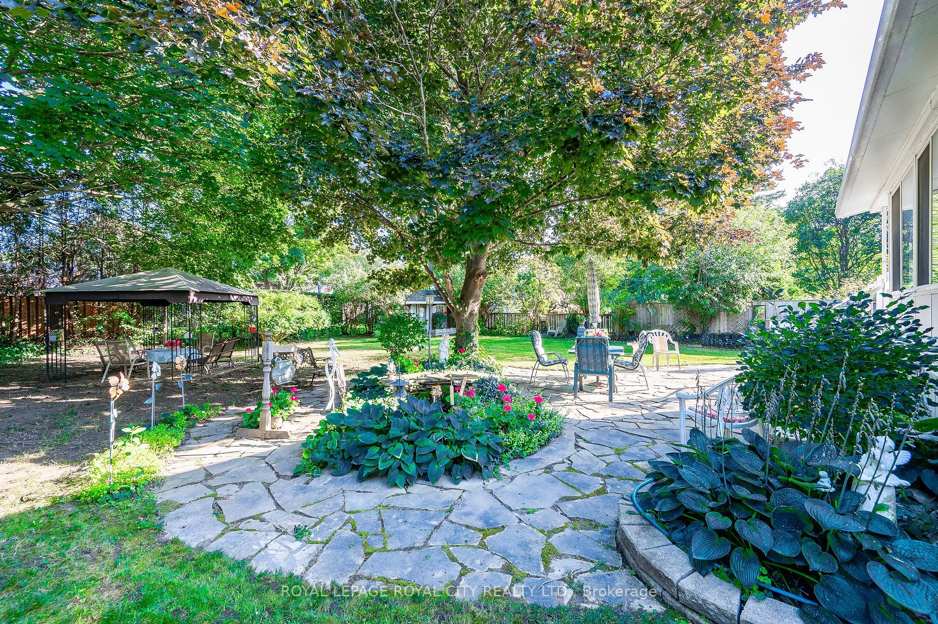 27 Vancouver Dr