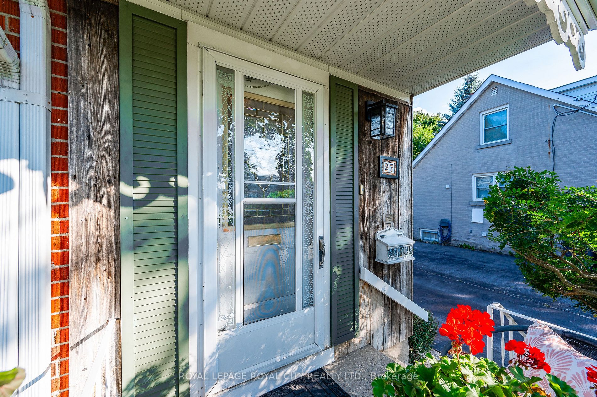 27 Vancouver Dr