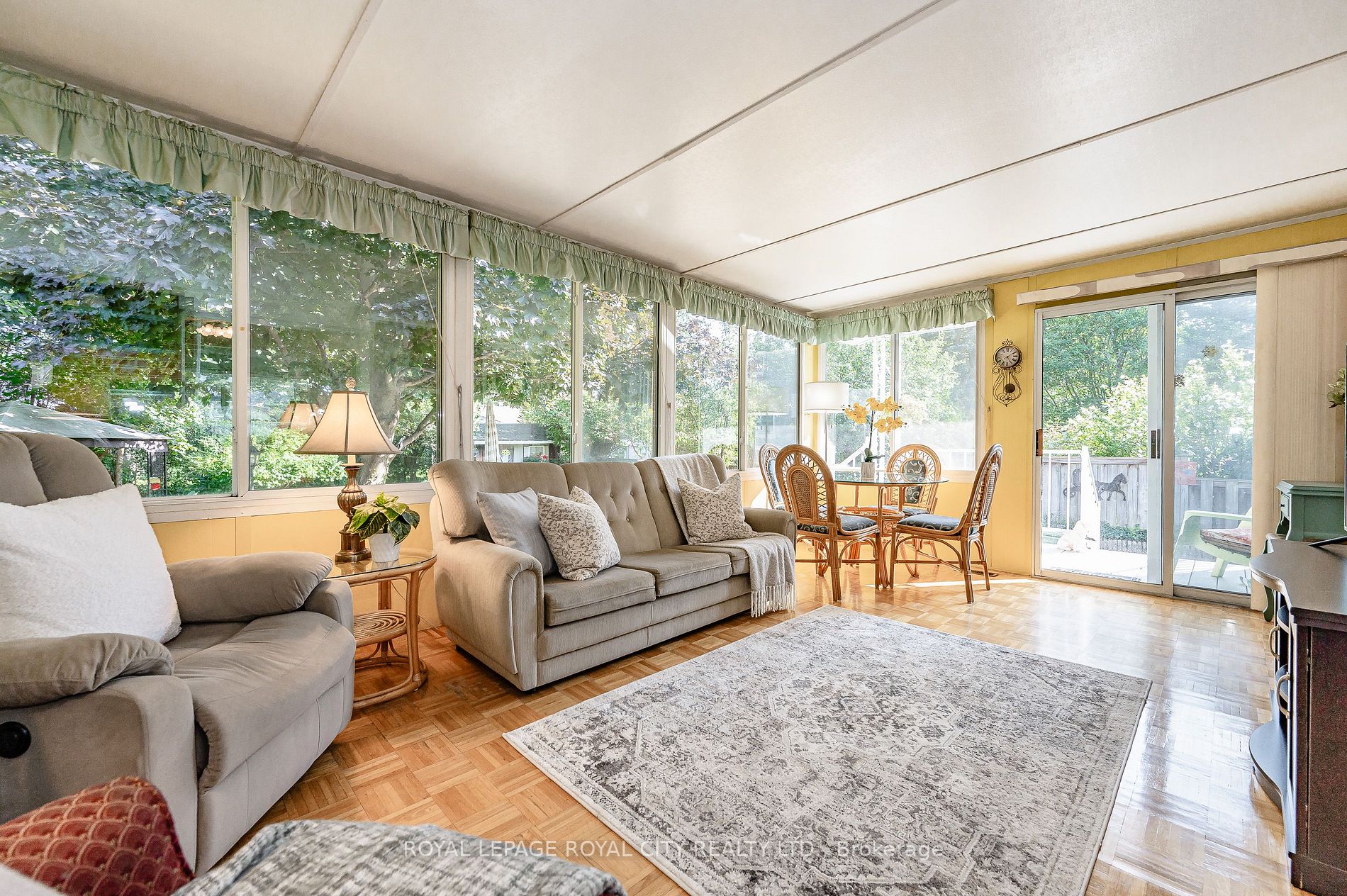 27 Vancouver Dr