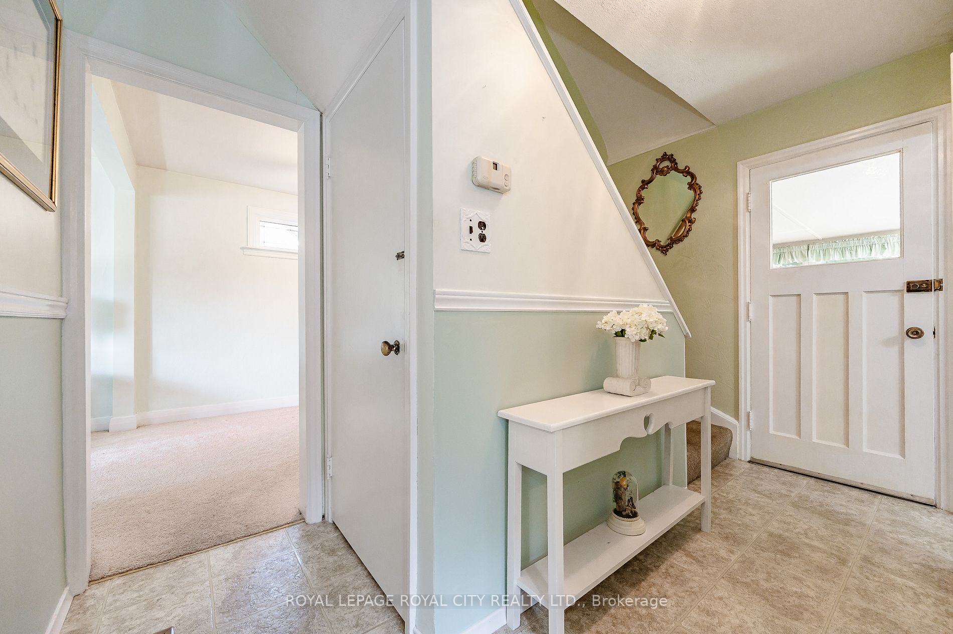 27 Vancouver Dr
