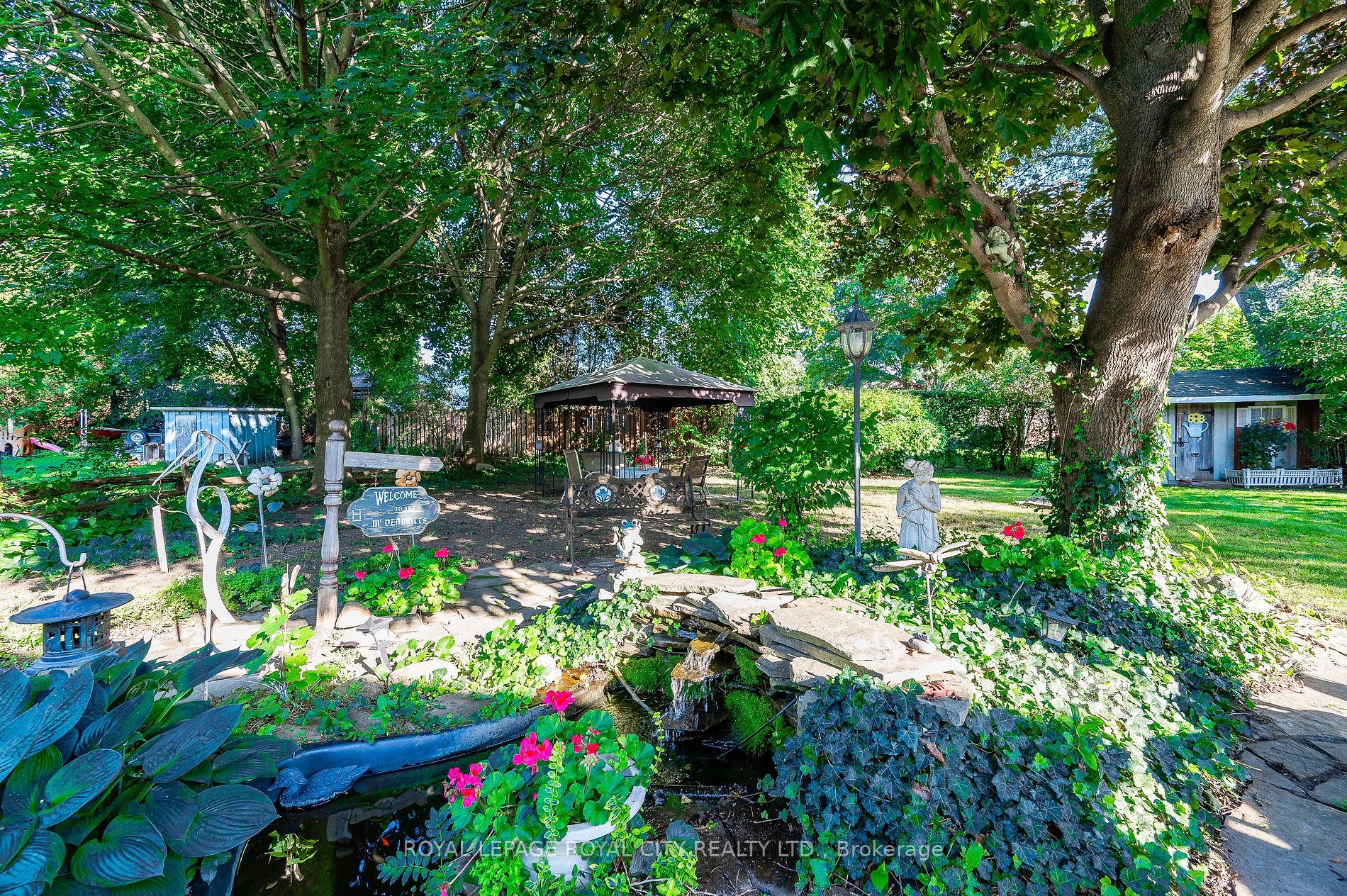 27 Vancouver Dr
