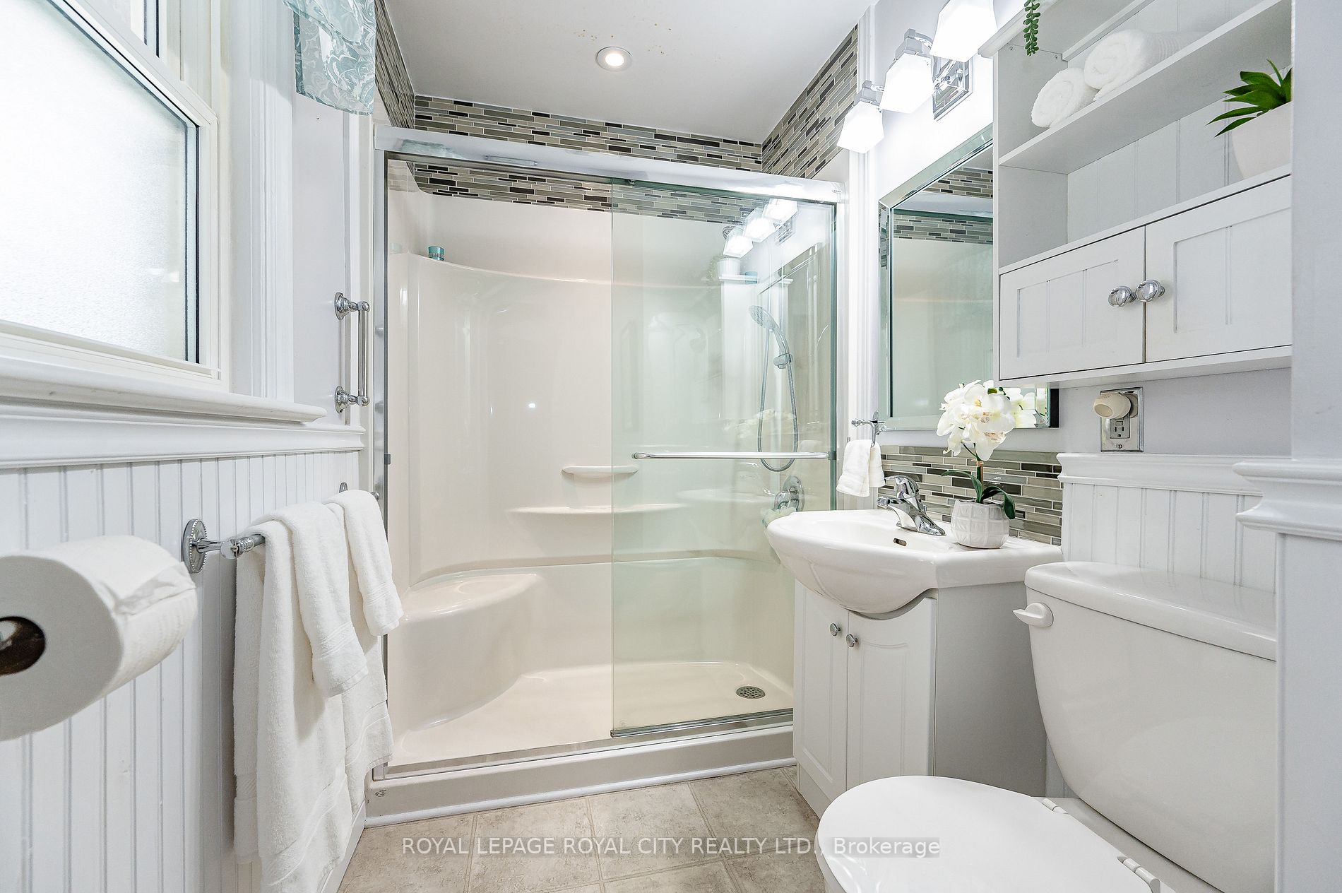 27 Vancouver Dr