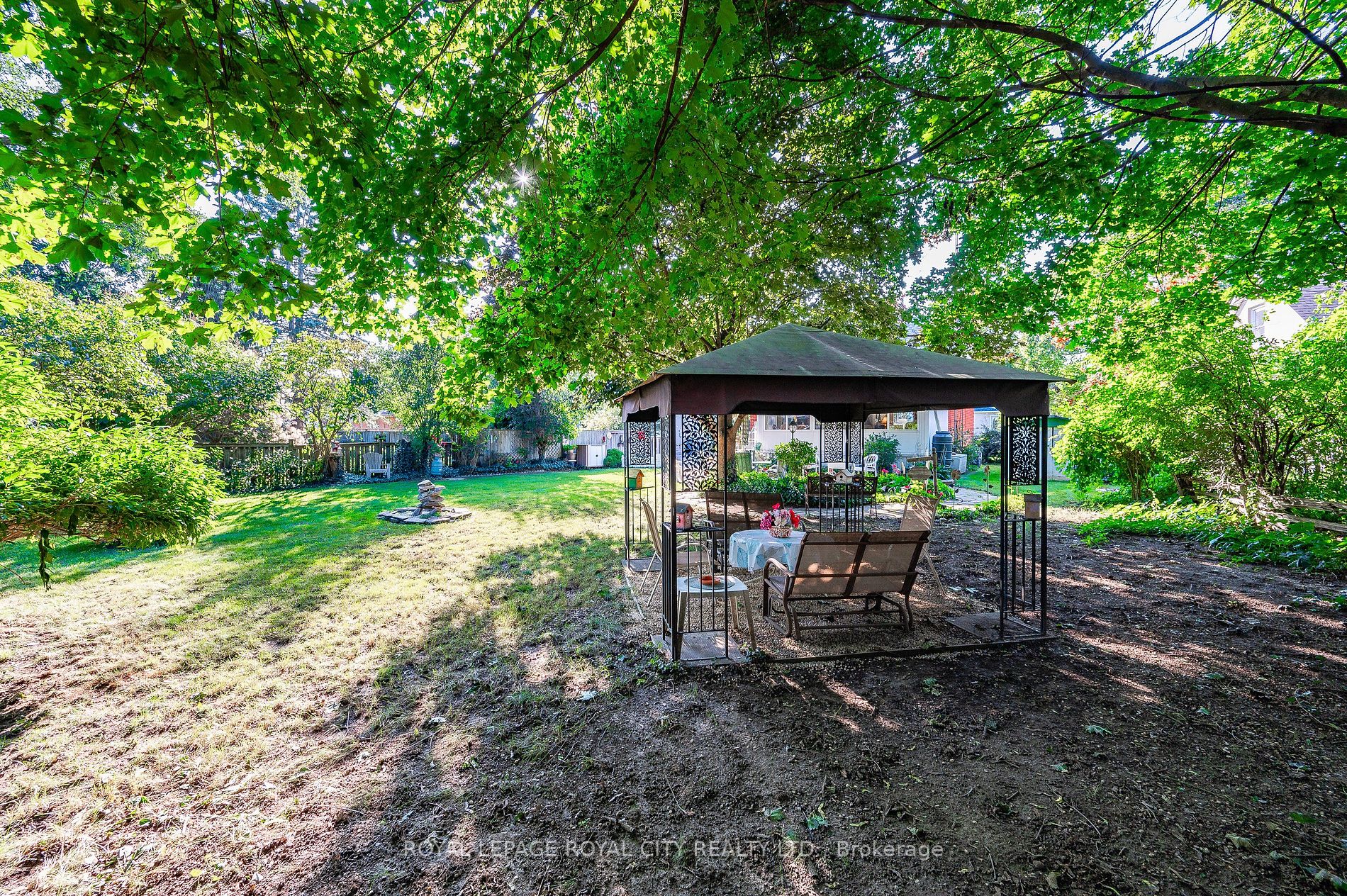 27 Vancouver Dr