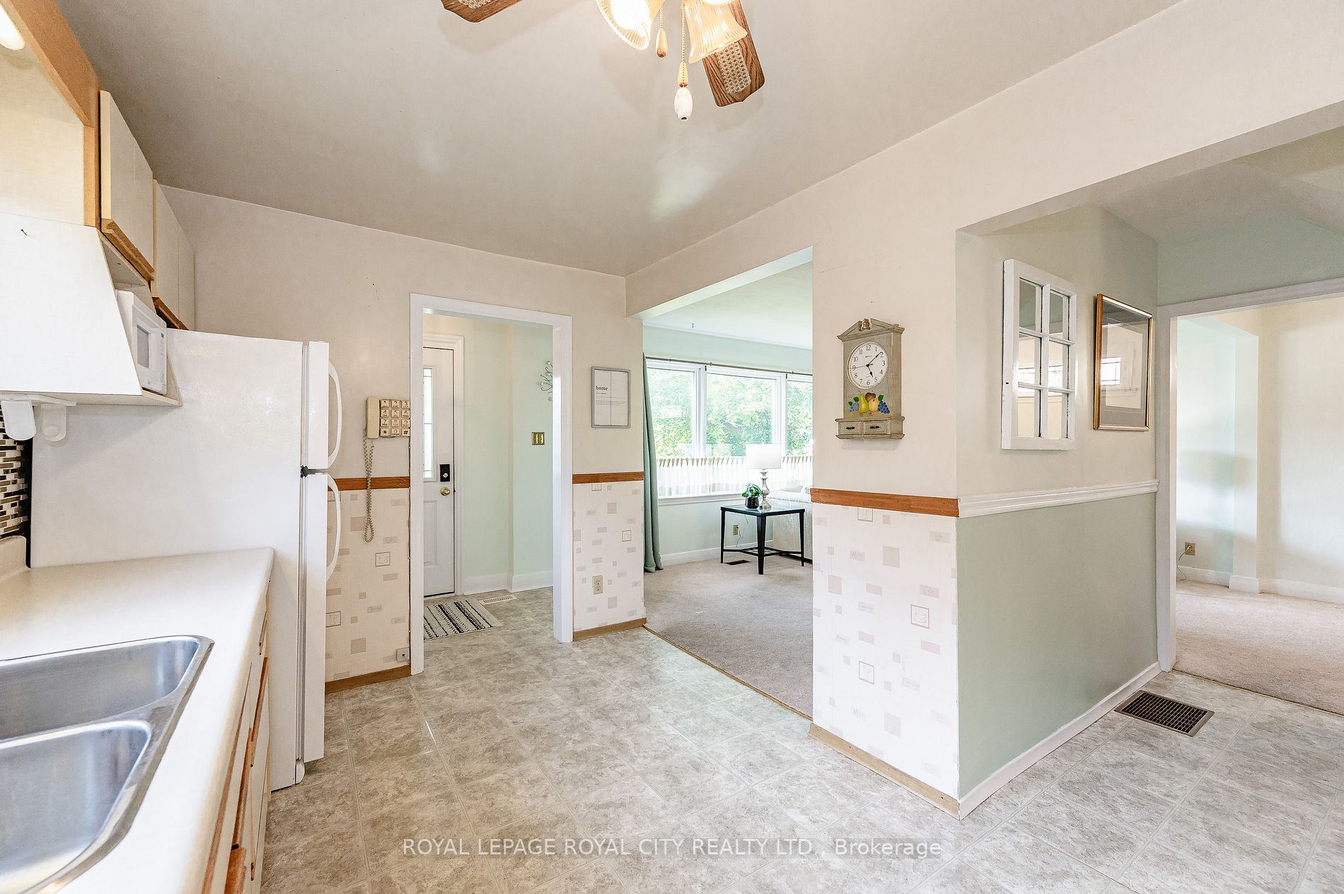 27 Vancouver Dr