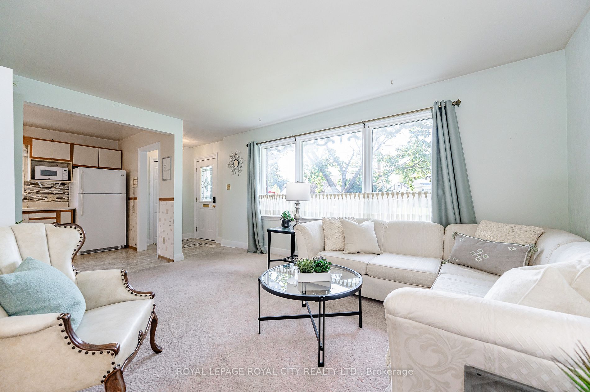 27 Vancouver Dr