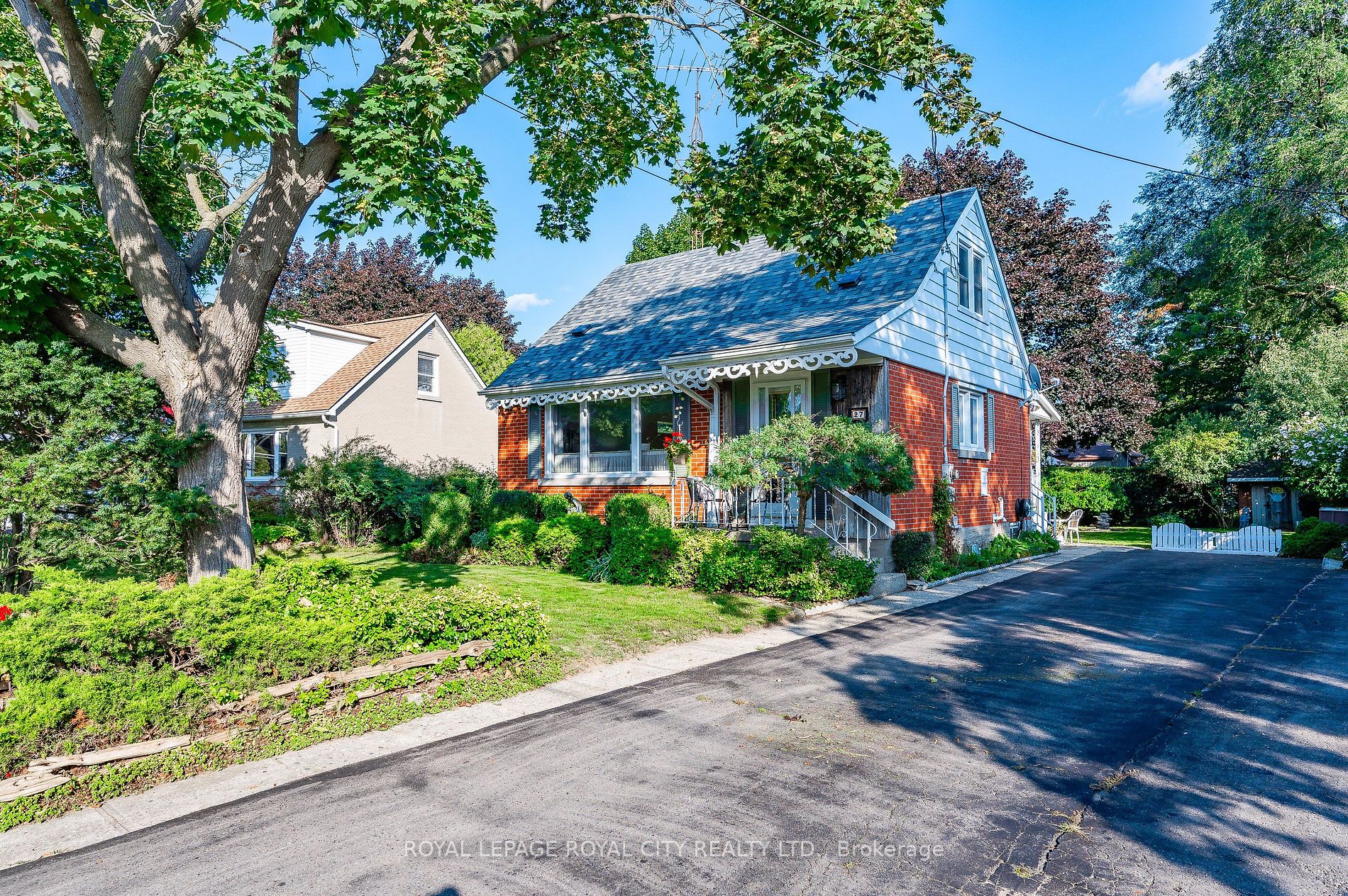 27 Vancouver Dr