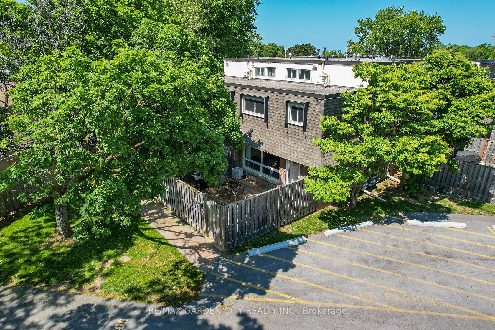 7 Viking Crt, #407