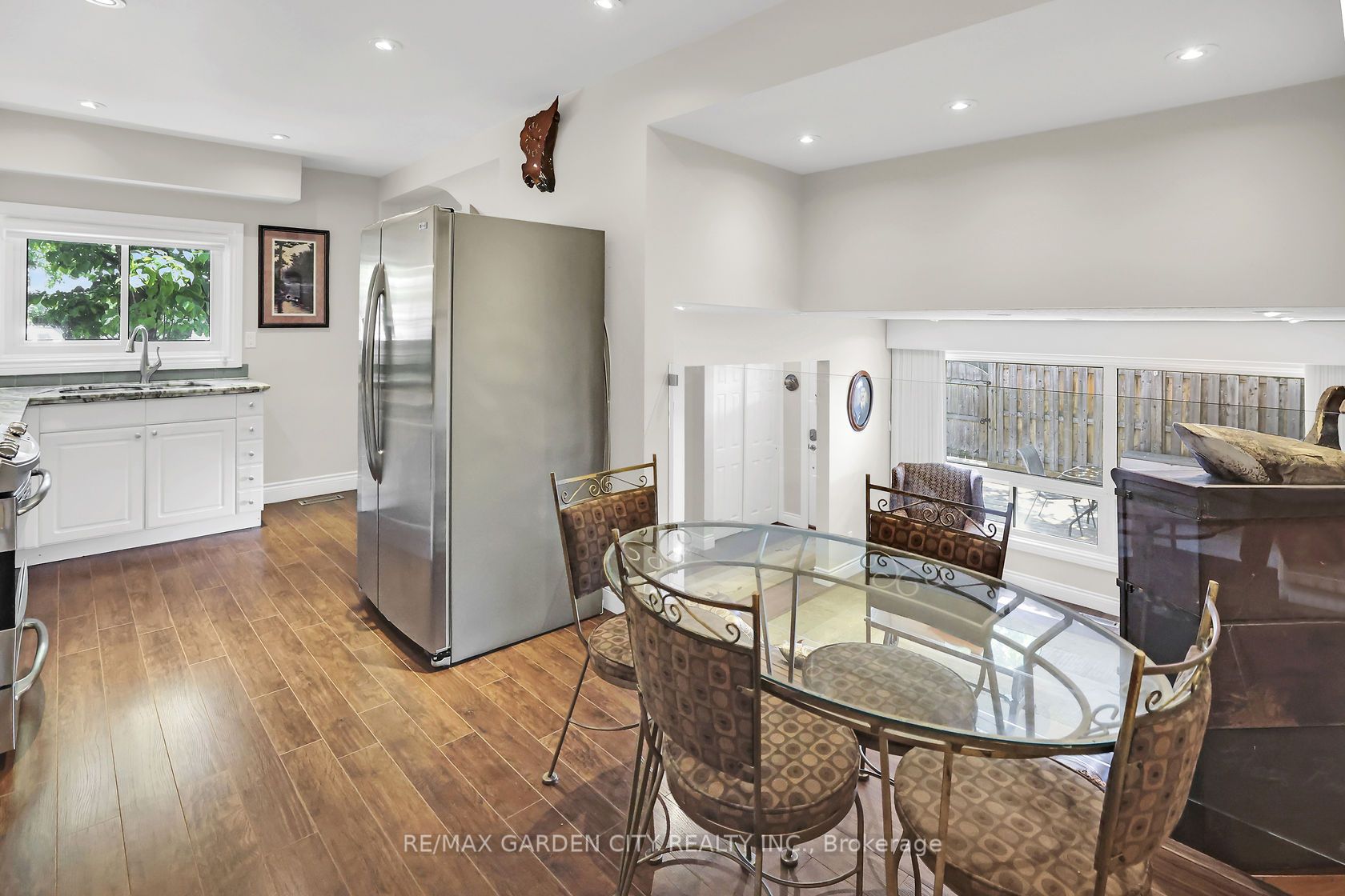 7 Viking Crt, #407