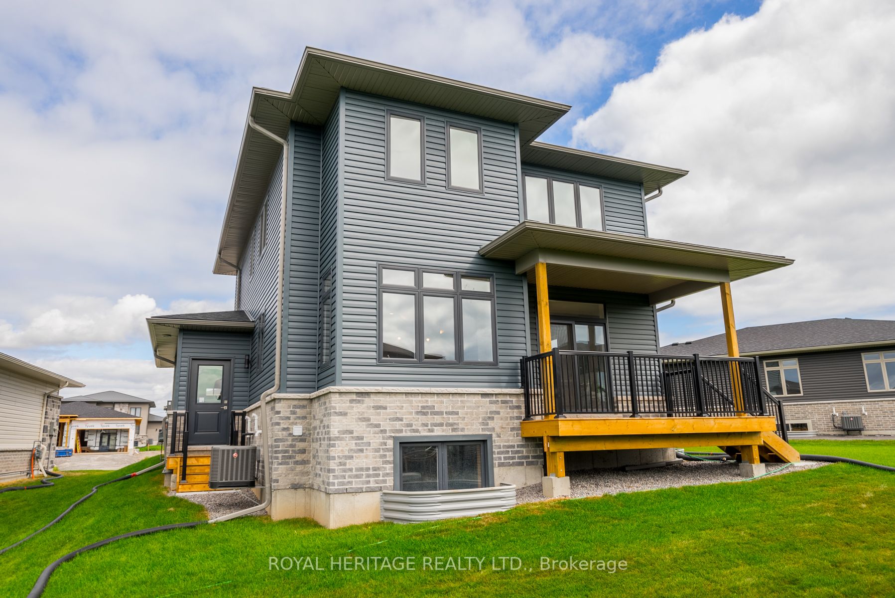 4 Sunridge Crt
