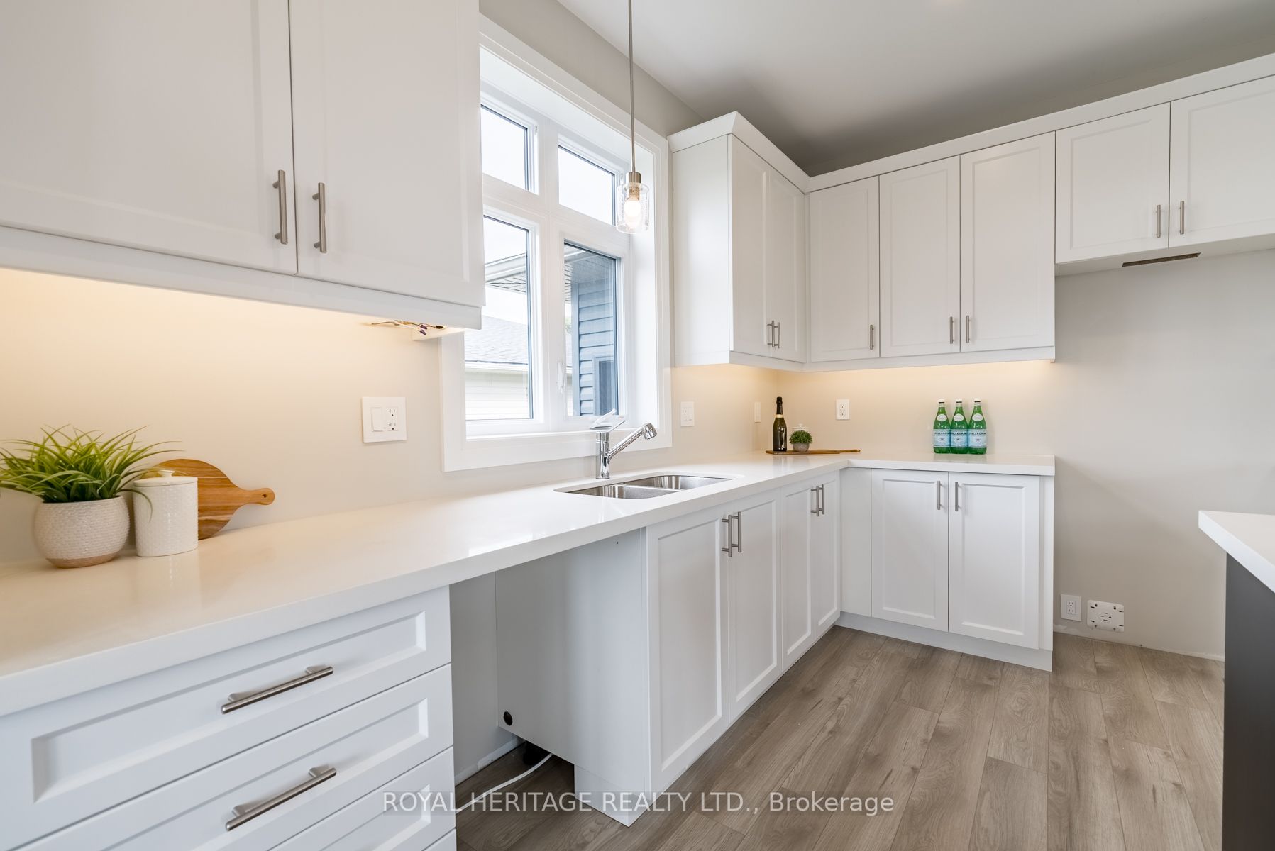 4 Sunridge Crt