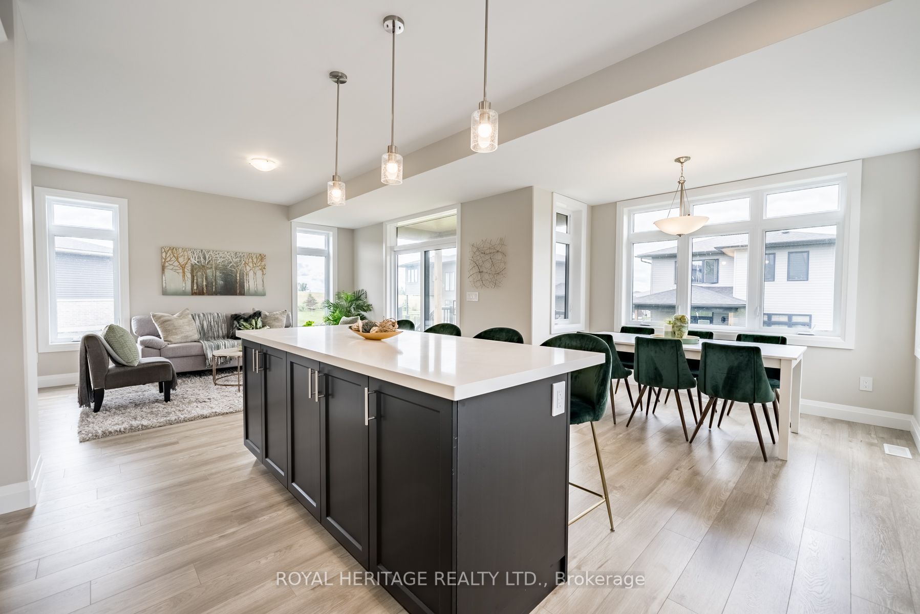 4 Sunridge Crt