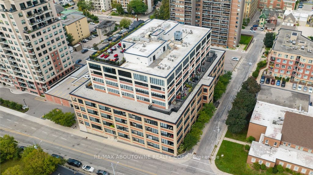 112 Benton St, #220