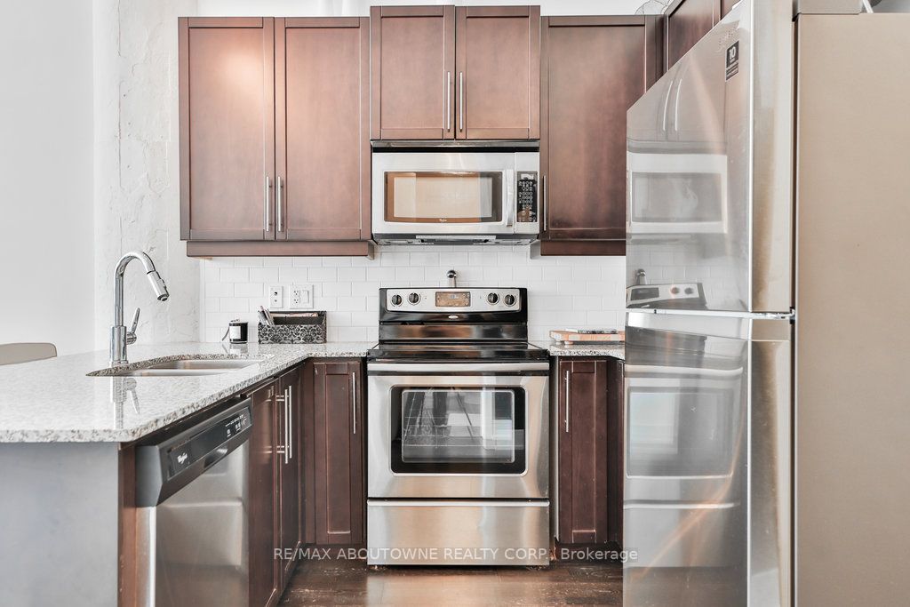 112 Benton St, #220