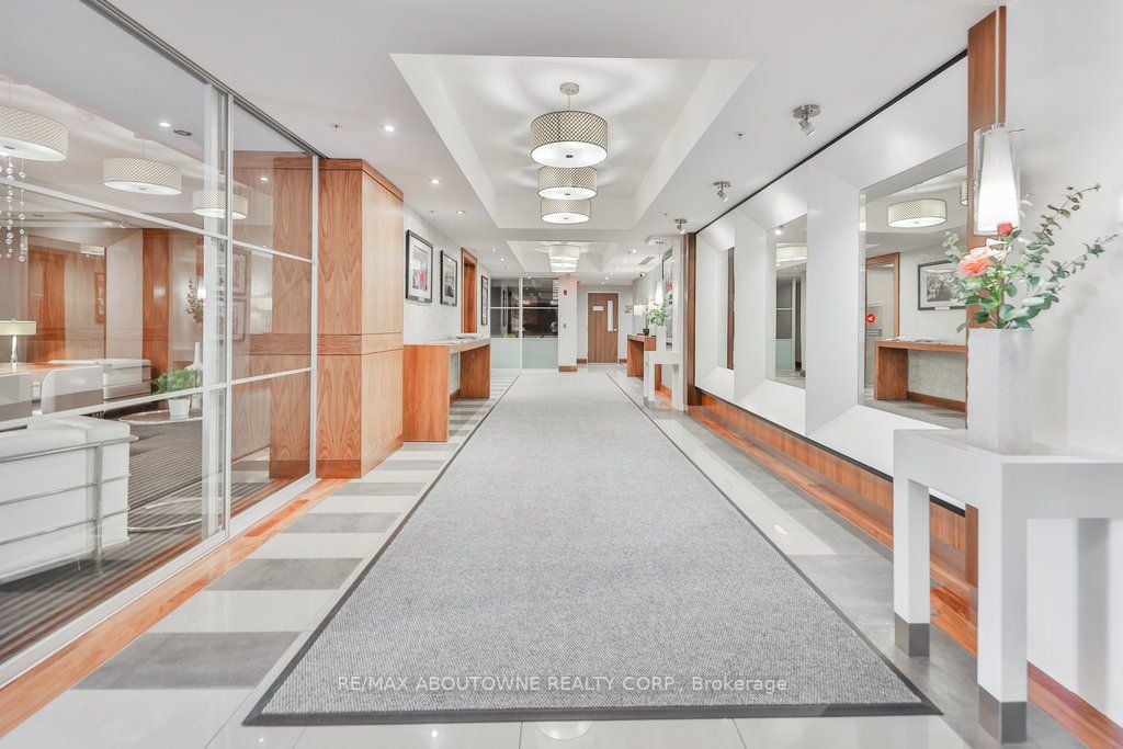 112 Benton St, #220
