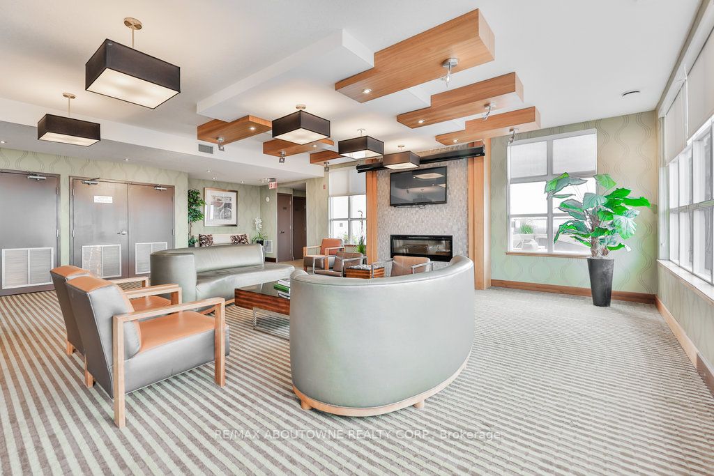 112 Benton St, #220