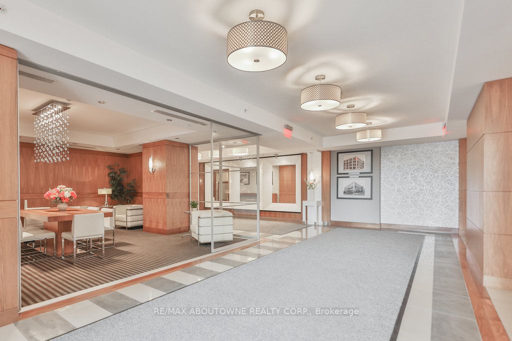 112 Benton St, #220