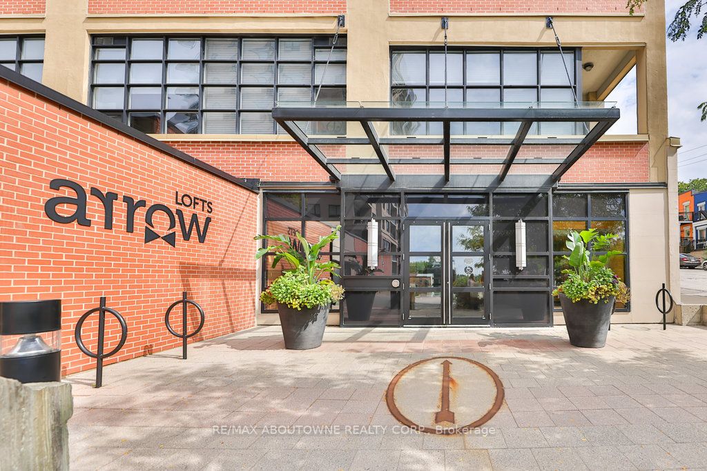 112 Benton St, #220