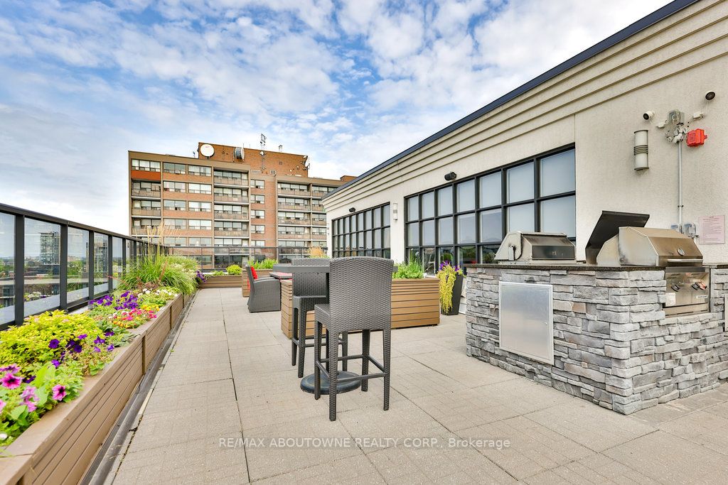 112 Benton St, #220