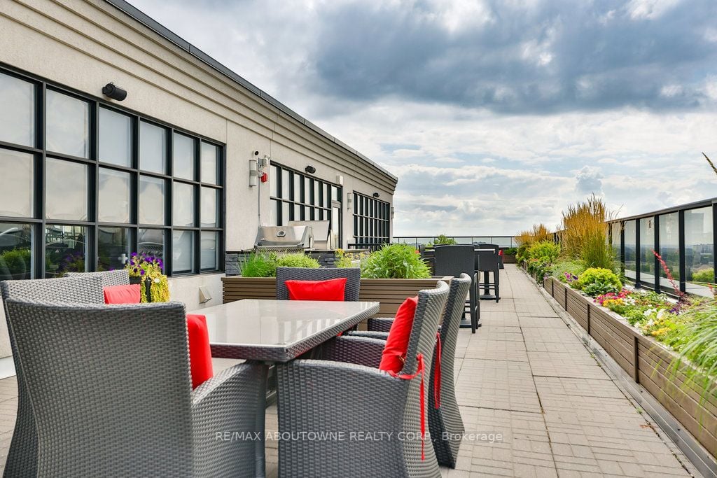 112 Benton St, #220