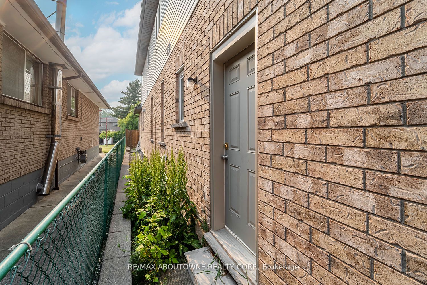 31 Warwick Rd