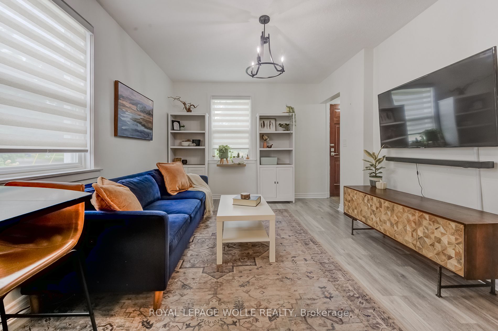 142 Lorne Crescent