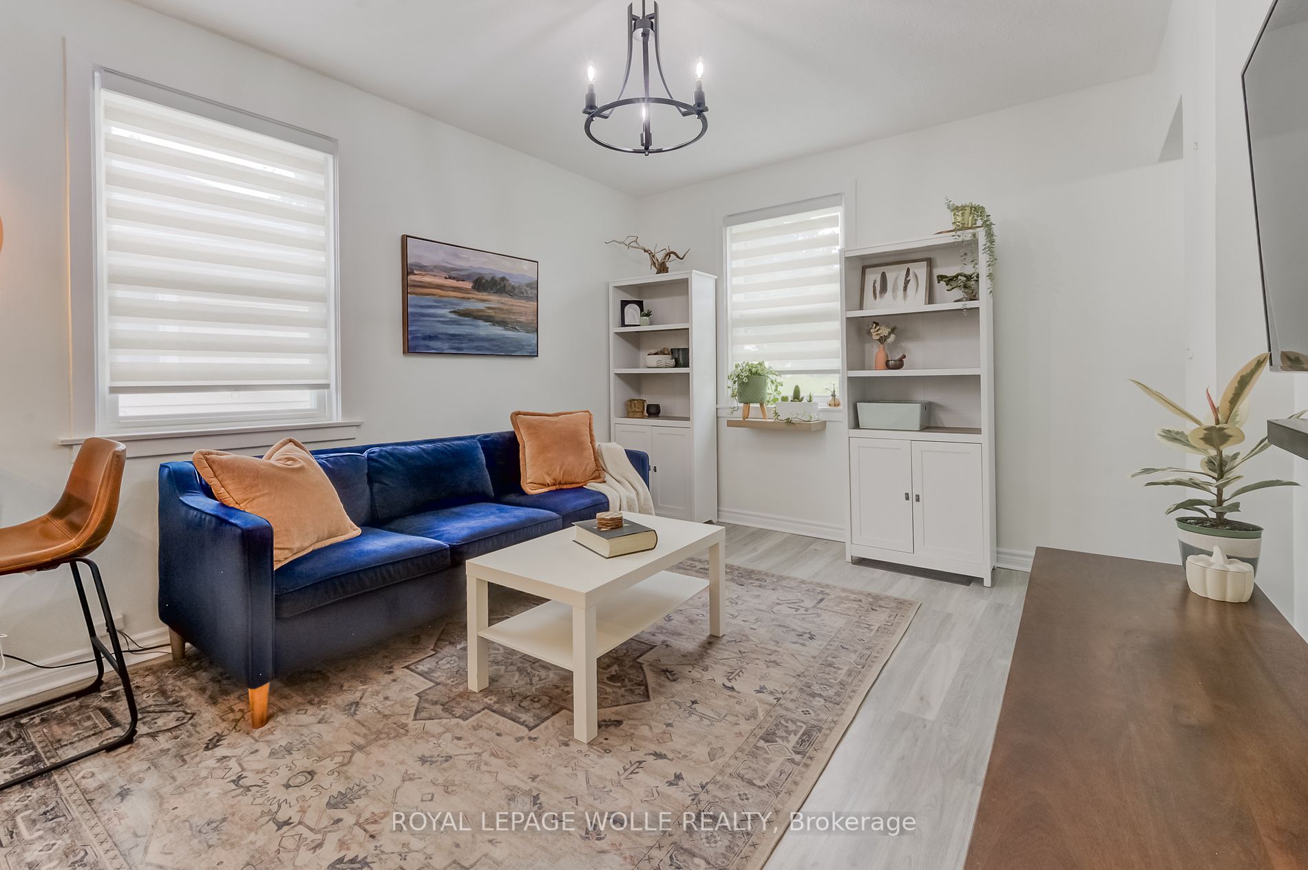 142 Lorne Crescent