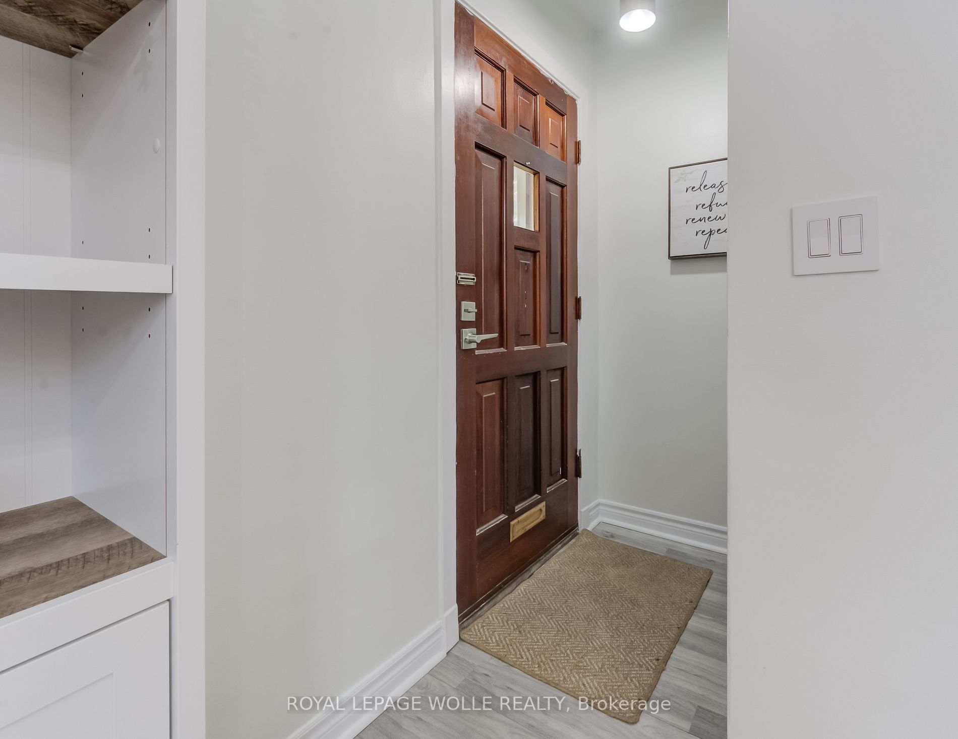 142 Lorne Crescent