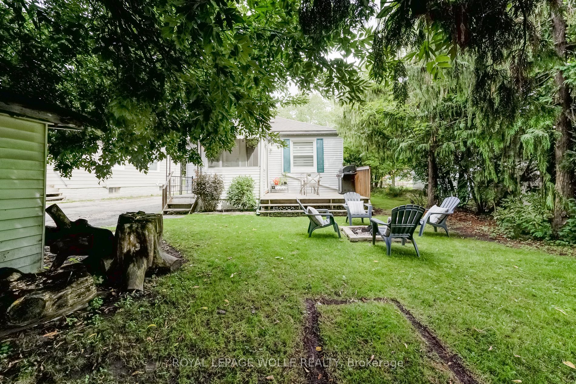 142 Lorne Crescent