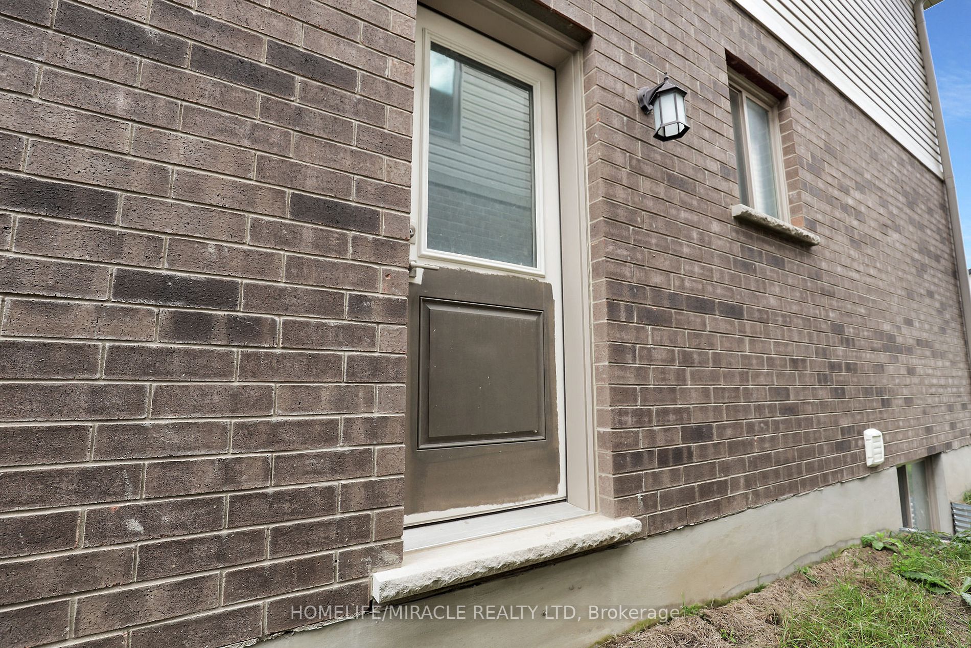 111 Byers St