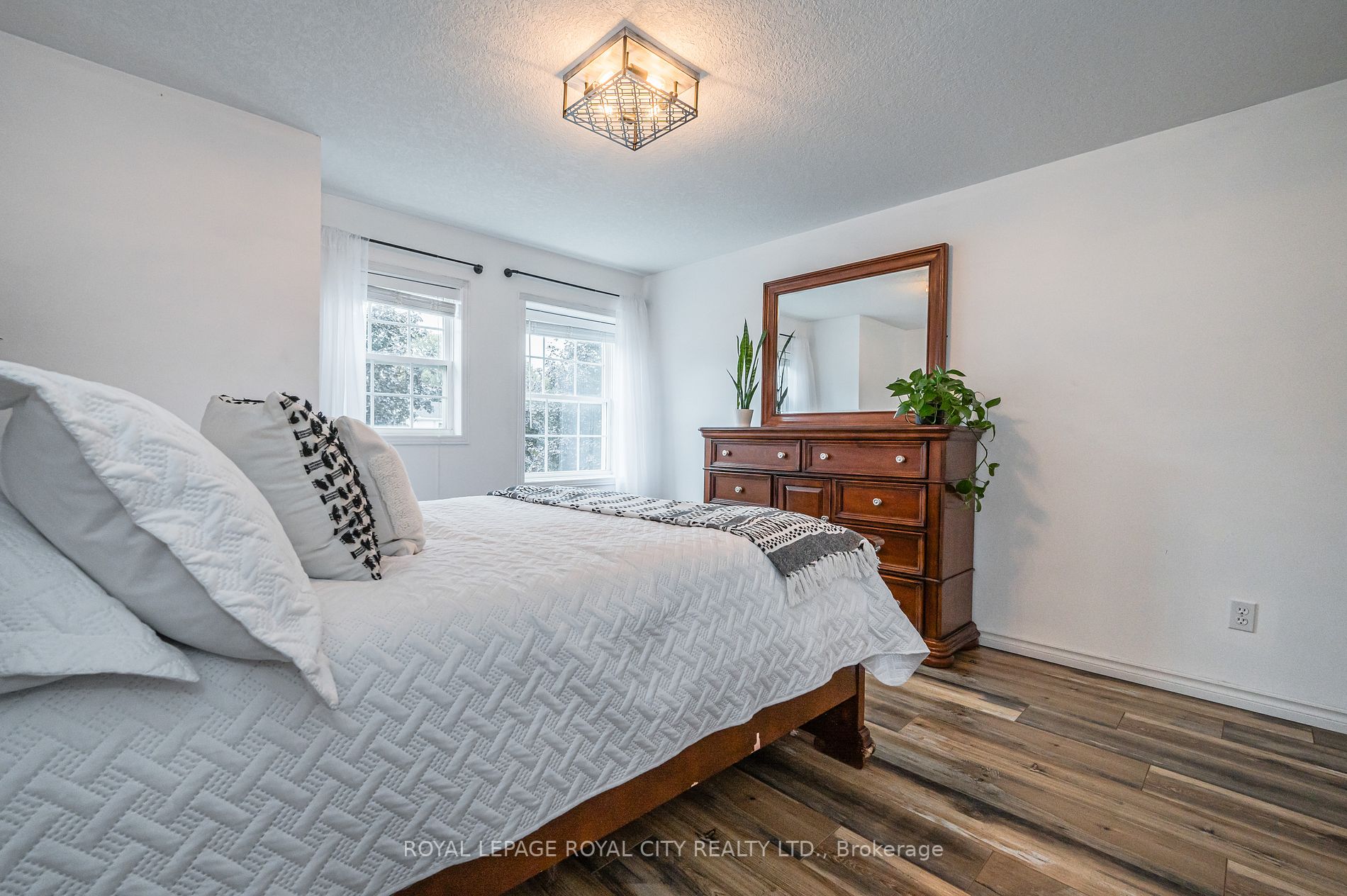 63 Starview Crescent