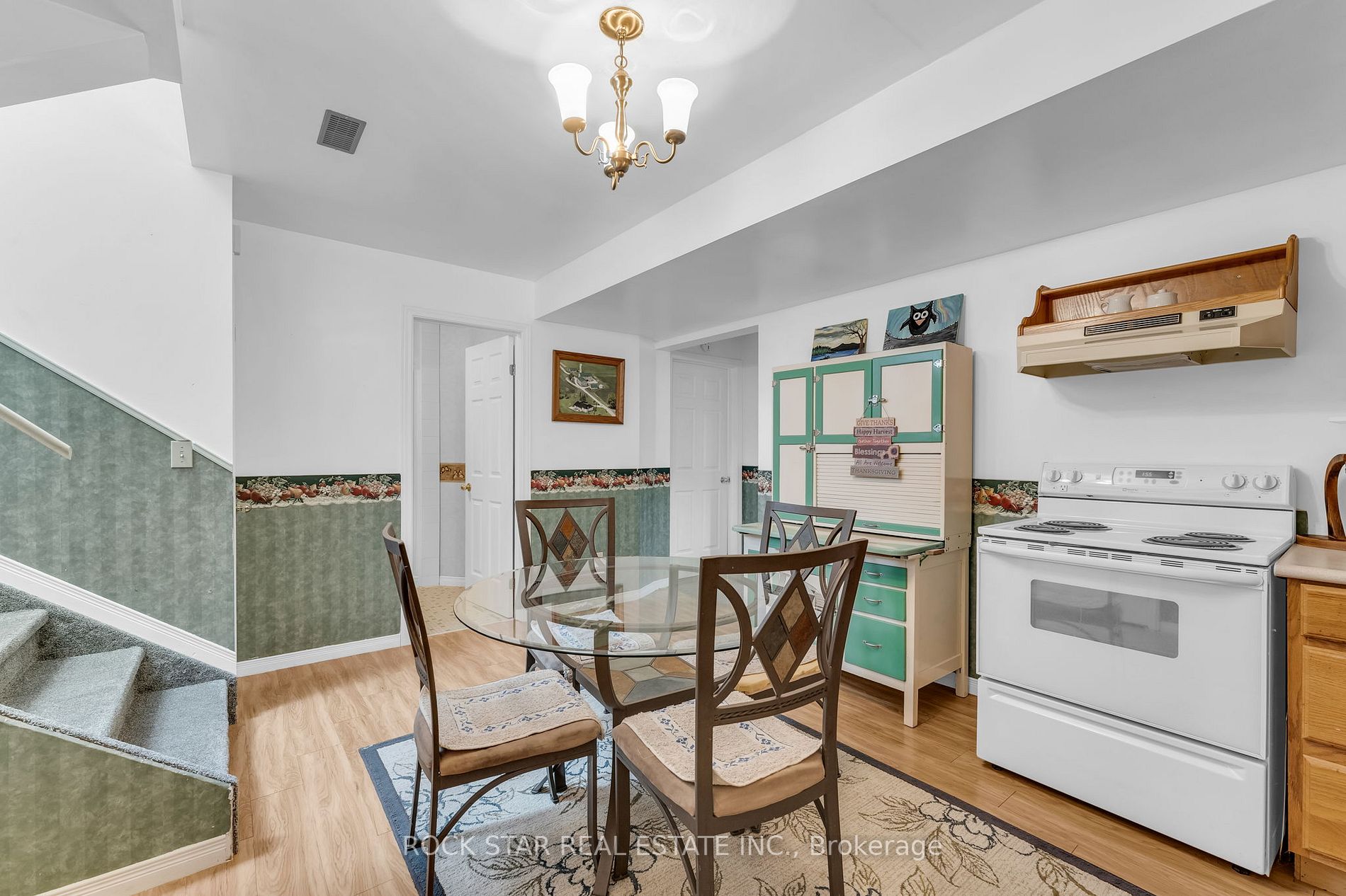 1 Emily St