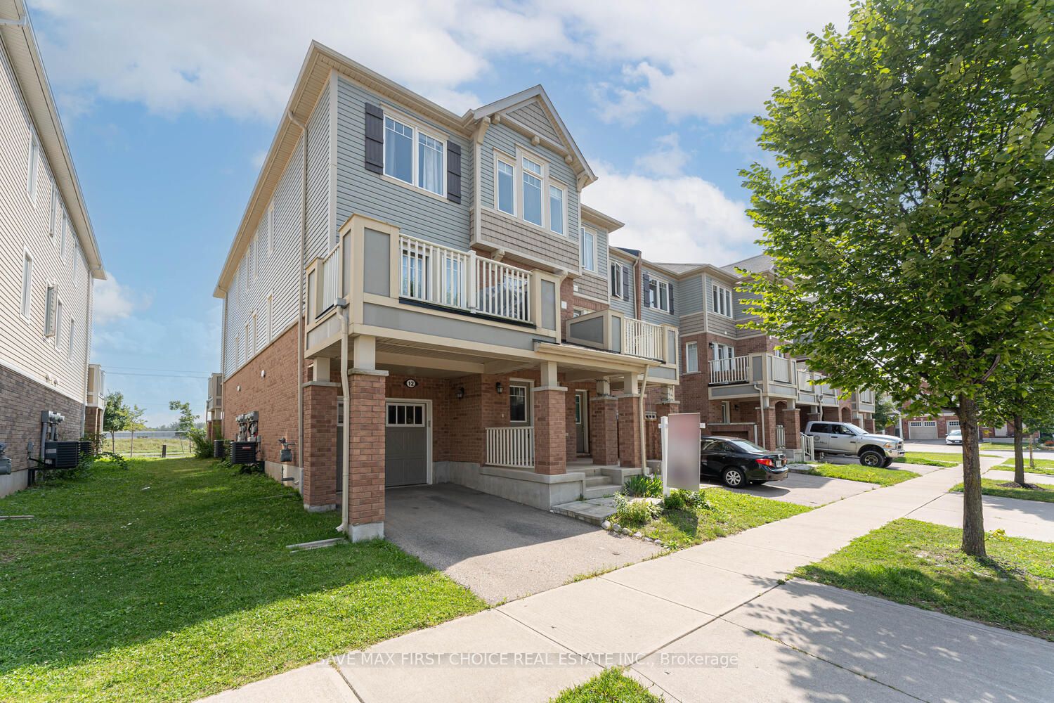 12 Stratus St