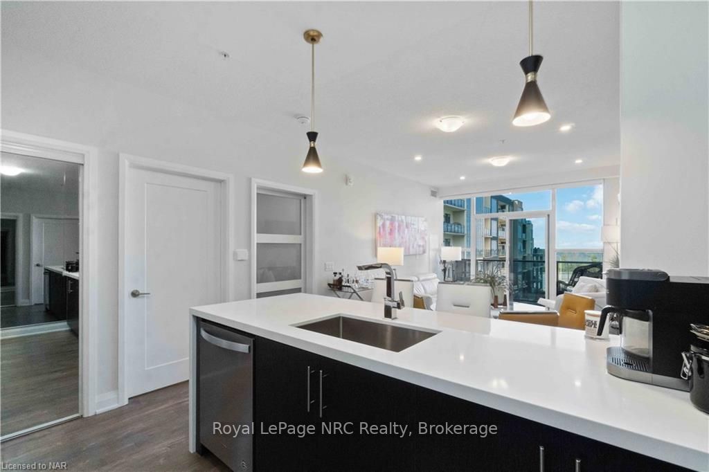 16 Concord Pl, #429
