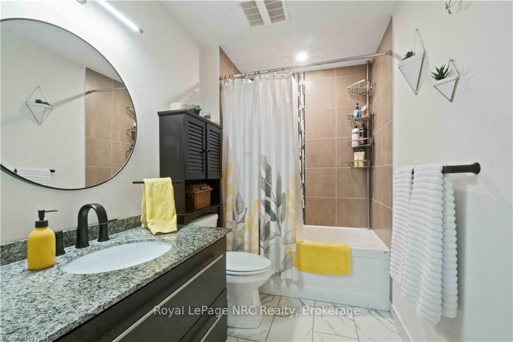 16 Concord Pl, #429