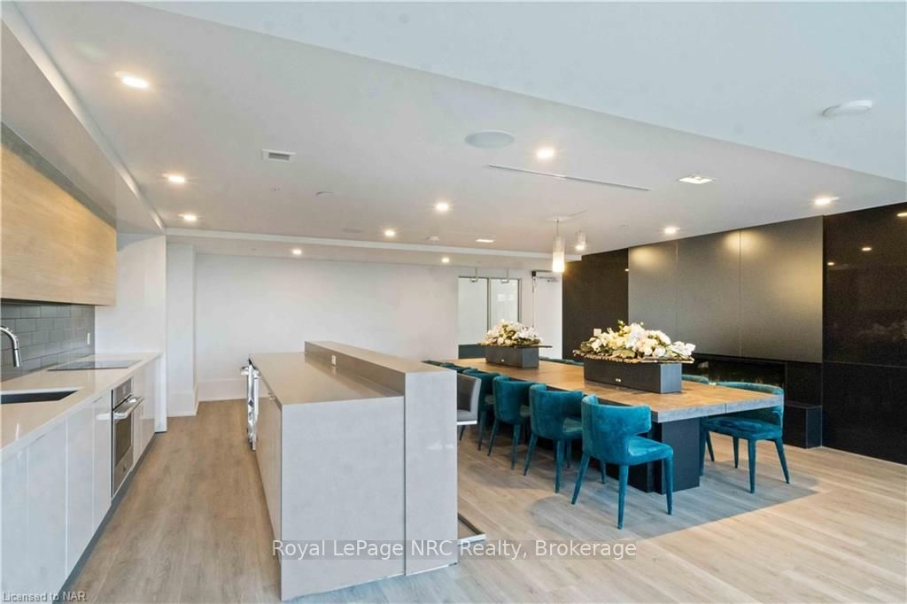 16 Concord Pl, #429